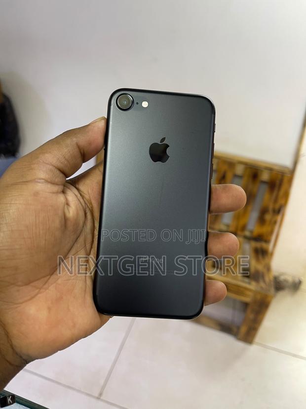 Apple iPhone 7 128 GB Black