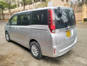 Toyota Noah 2015 Silver