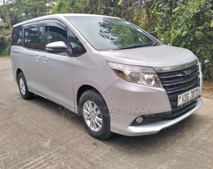Toyota Noah 2015 Silver