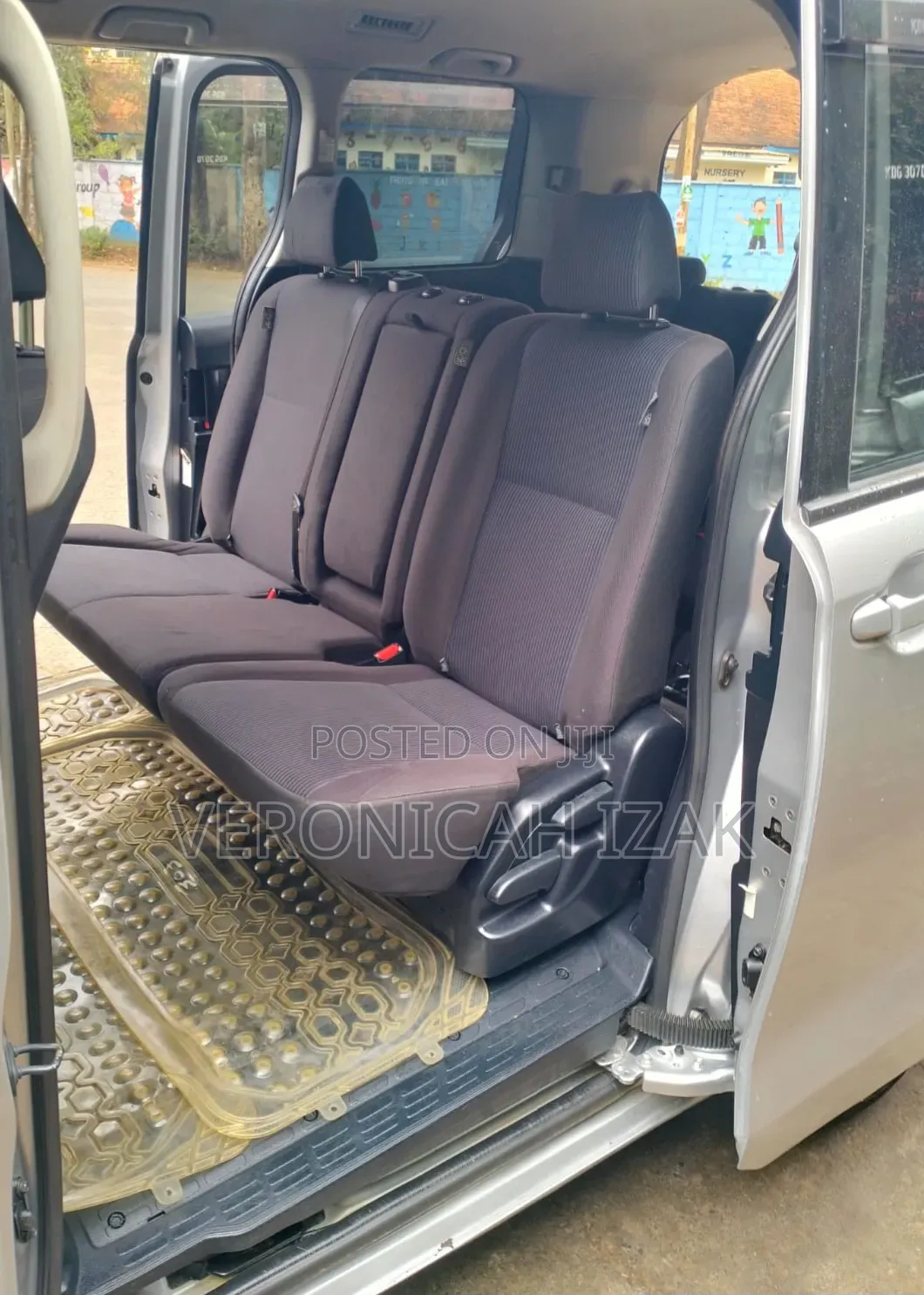 Toyota Noah 2015 Silver