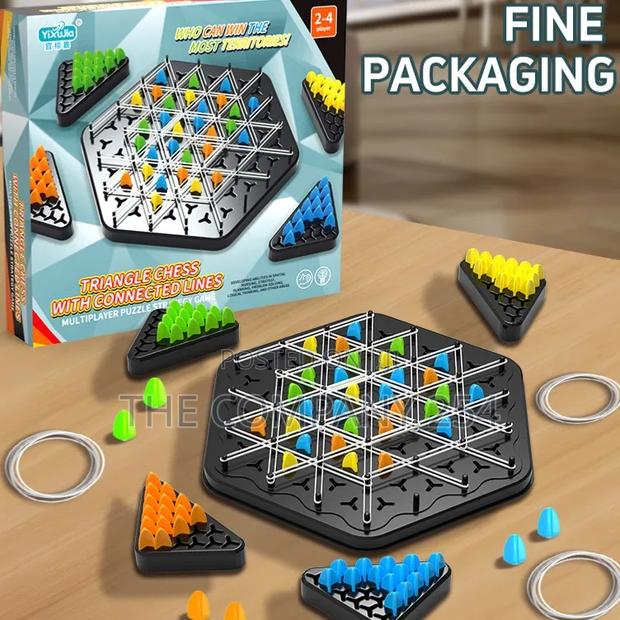 Triangle Trigger Chain Chess Game - main view