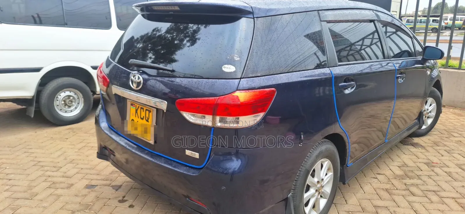 Toyota Wish 2011 Blue
