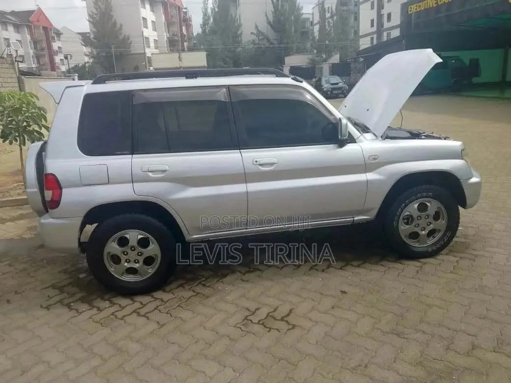 Mitsubishi Pajero 2000i IO 2005 Silver