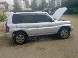 Mitsubishi Pajero 2000i IO 2005 Silver