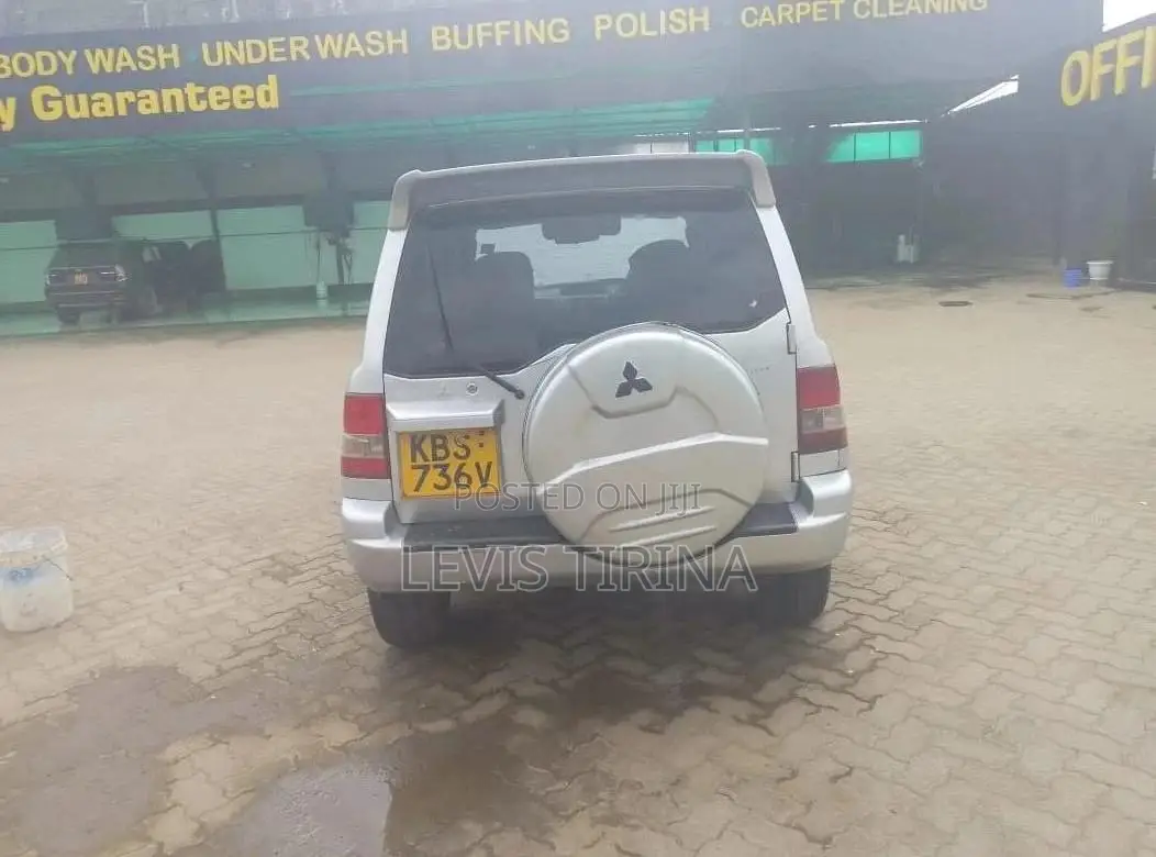 Mitsubishi Pajero 2000i IO 2005 Silver