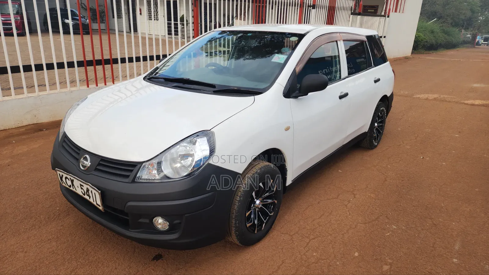 Nissan Advan 2010 White