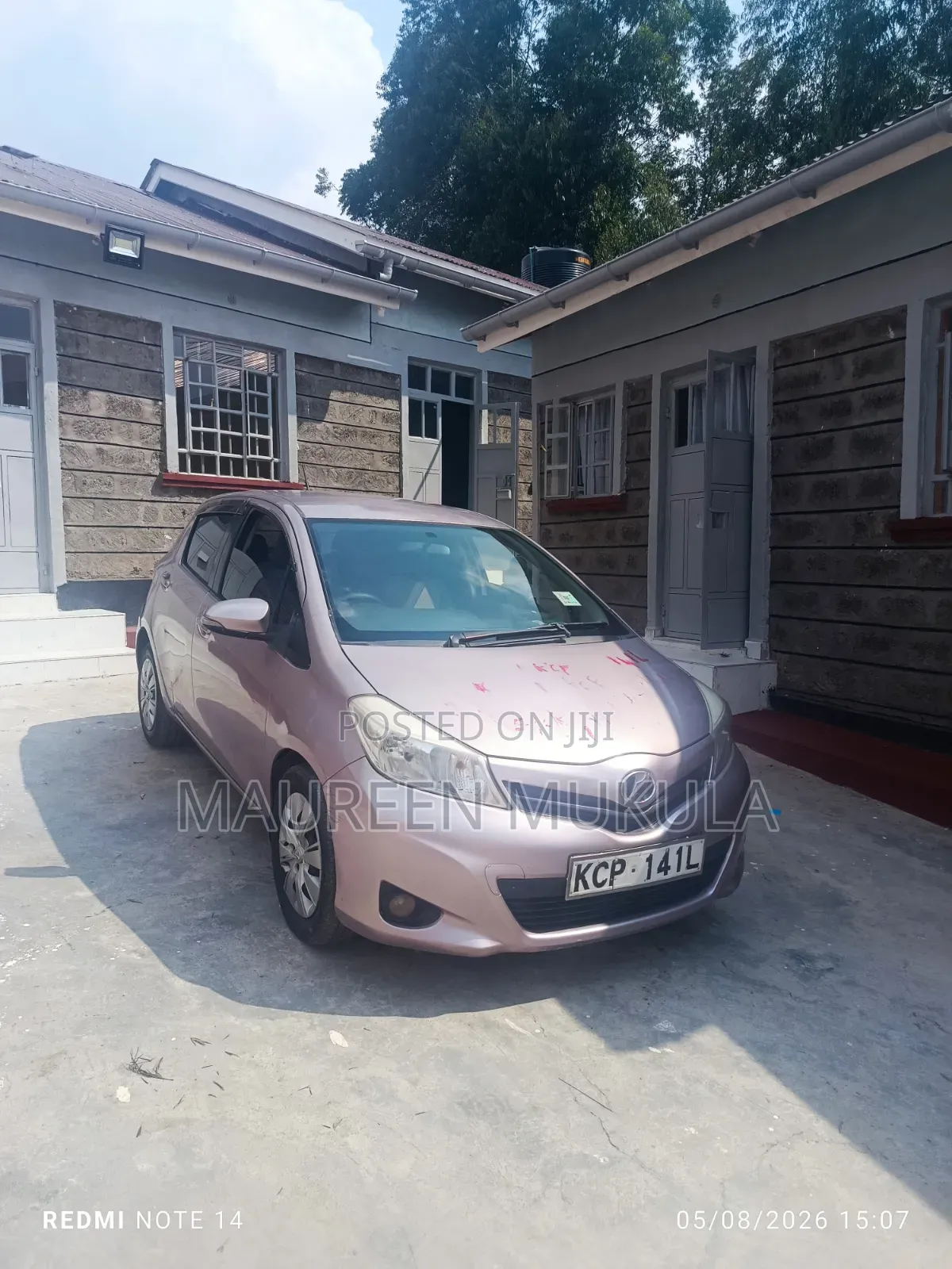 Toyota Vitz 2011 Pink