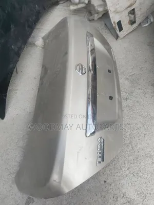 Tiida Boot