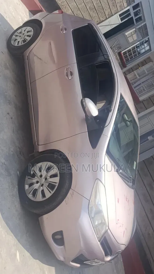 Toyota Vitz 2011 Pink