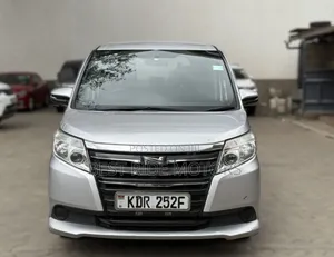 Toyota Noah 2.0 FWD (8 Seater) 2017 Silver