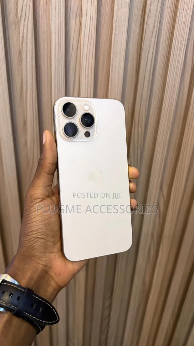 Apple iPhone 16 Pro Max 256 GB Gold - main view