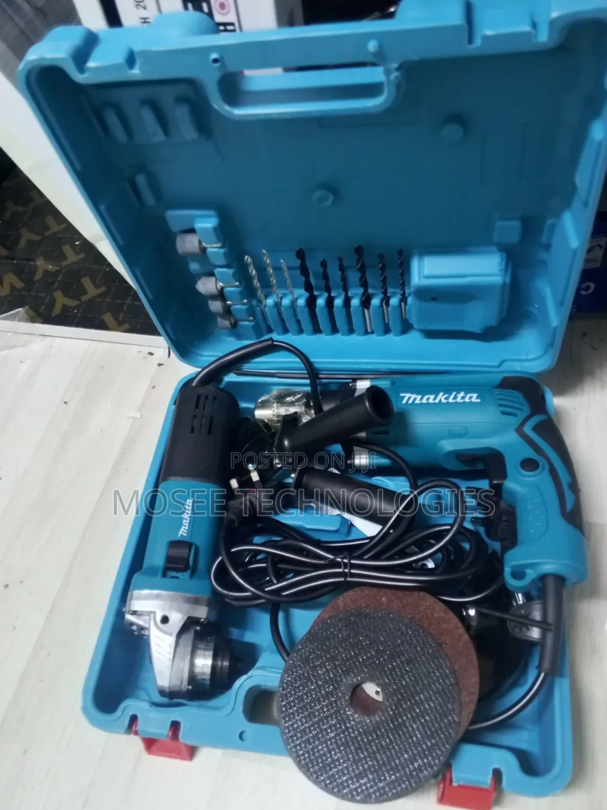 Makita Electric Drill With Accessories Kit