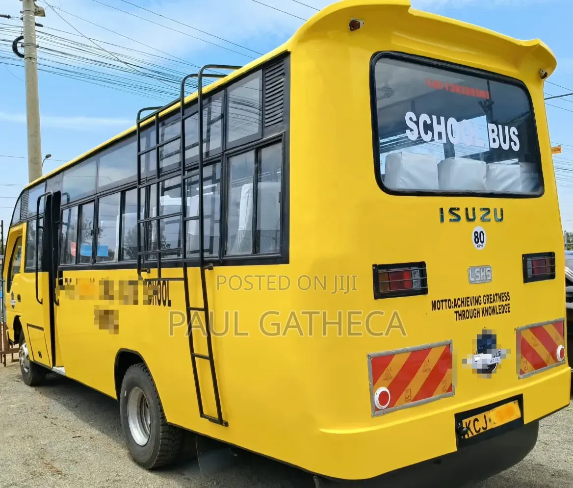 Isuzu NQR 2016 Yellow