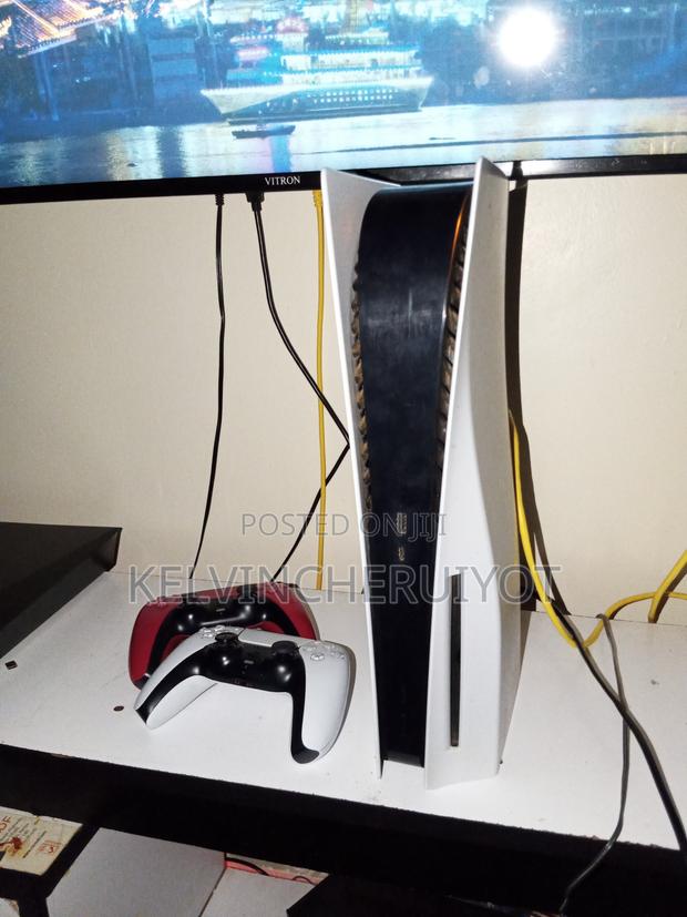 Ps 5 With Two Consoles - thumbnail 2