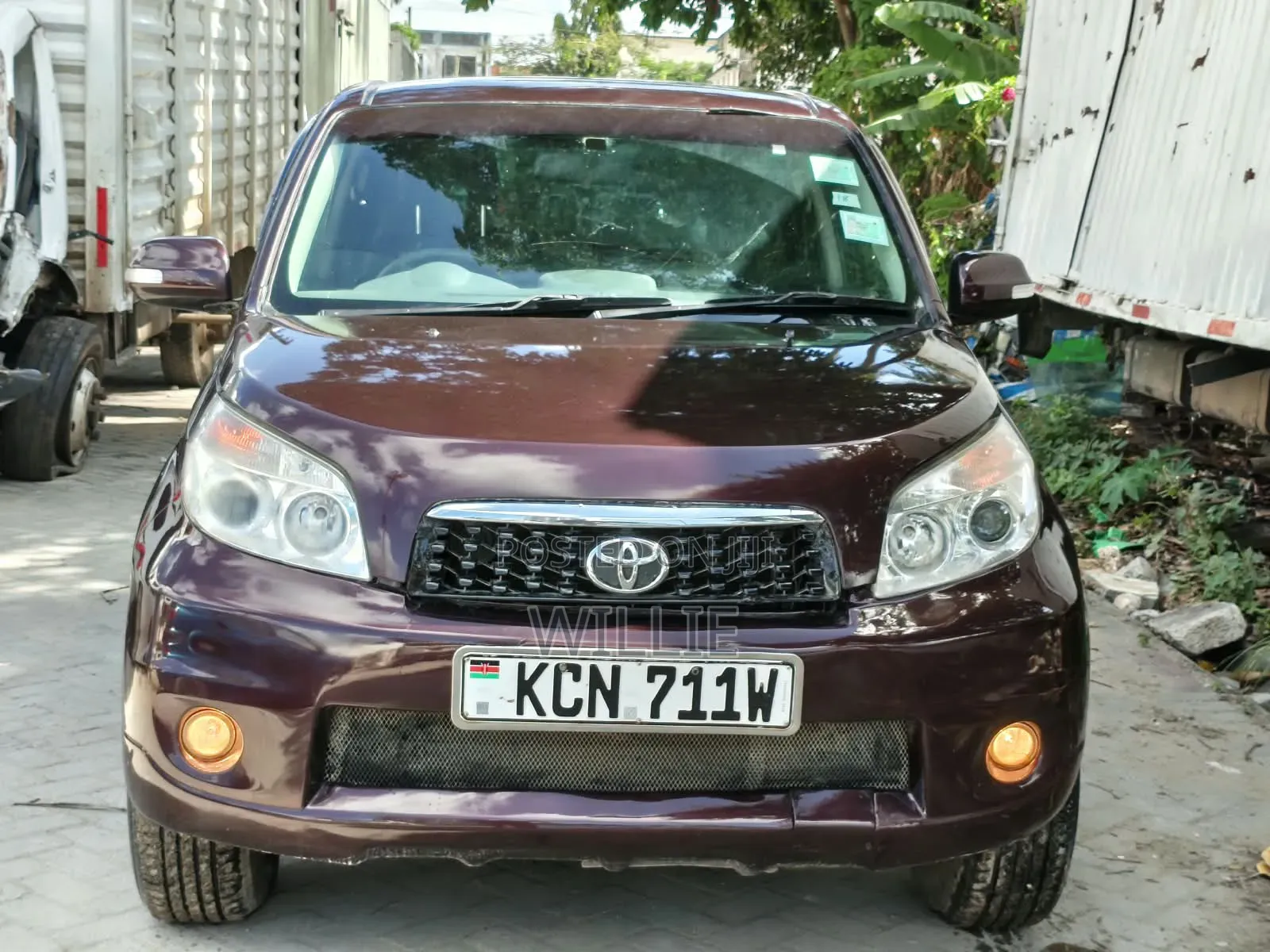 Toyota Rush 2010 Maroon