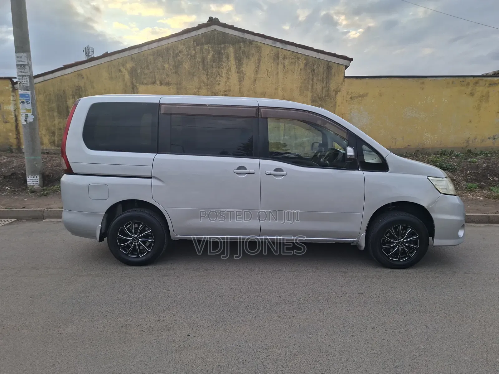 Nissan Serena 2008 Silver