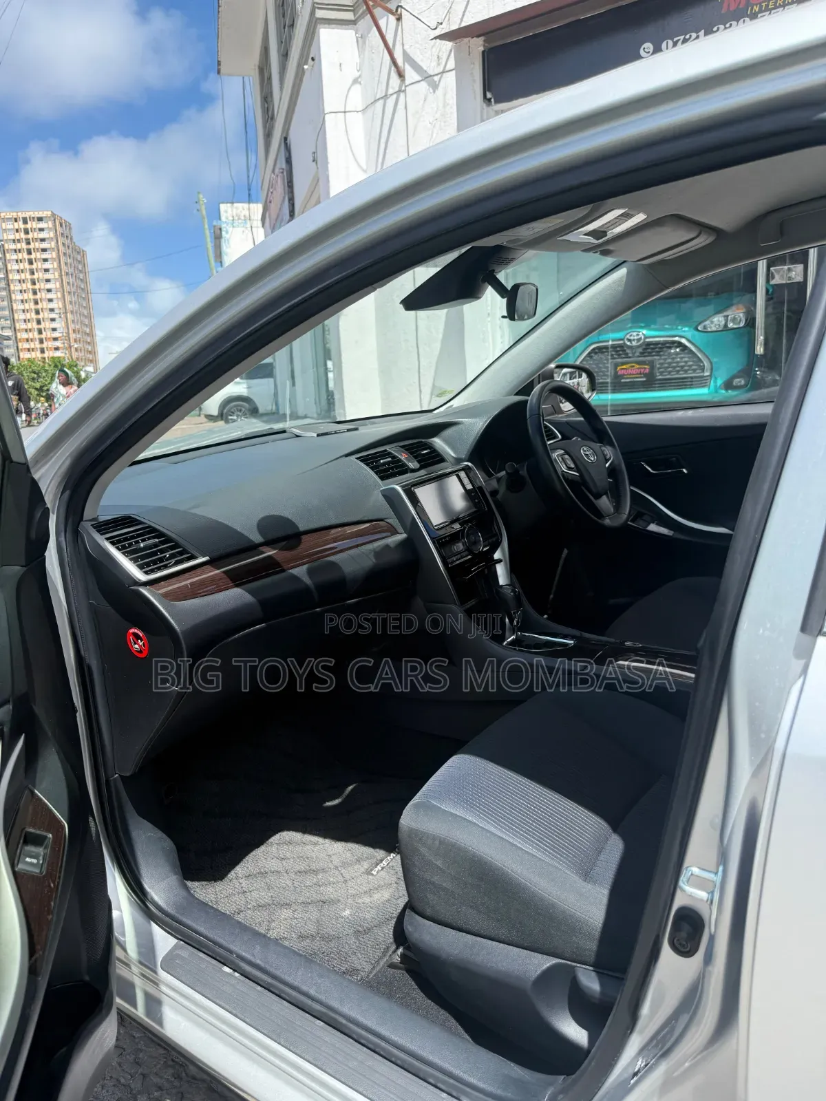 Toyota Premio 2019 Silver