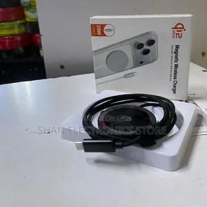 Black Q12 Portable Magnetic Fast Charging Phone Charger