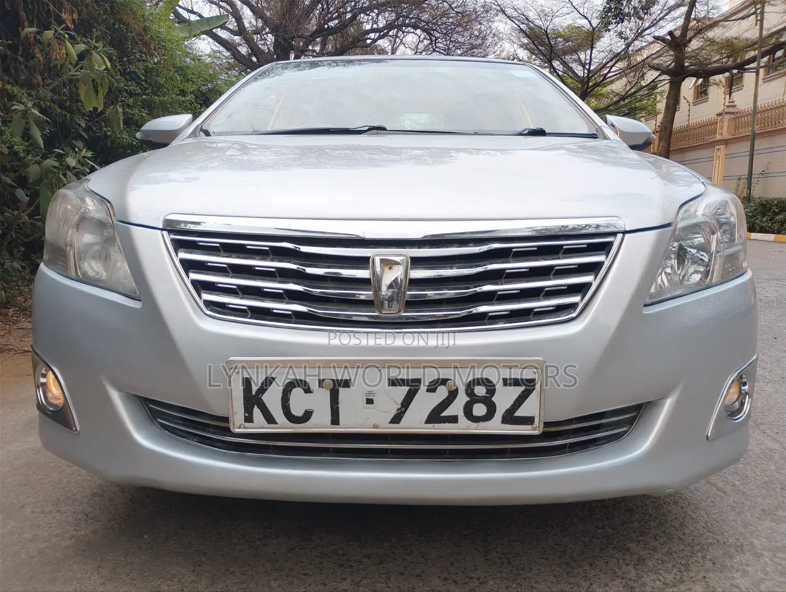 Toyota Premio 2013 Silver