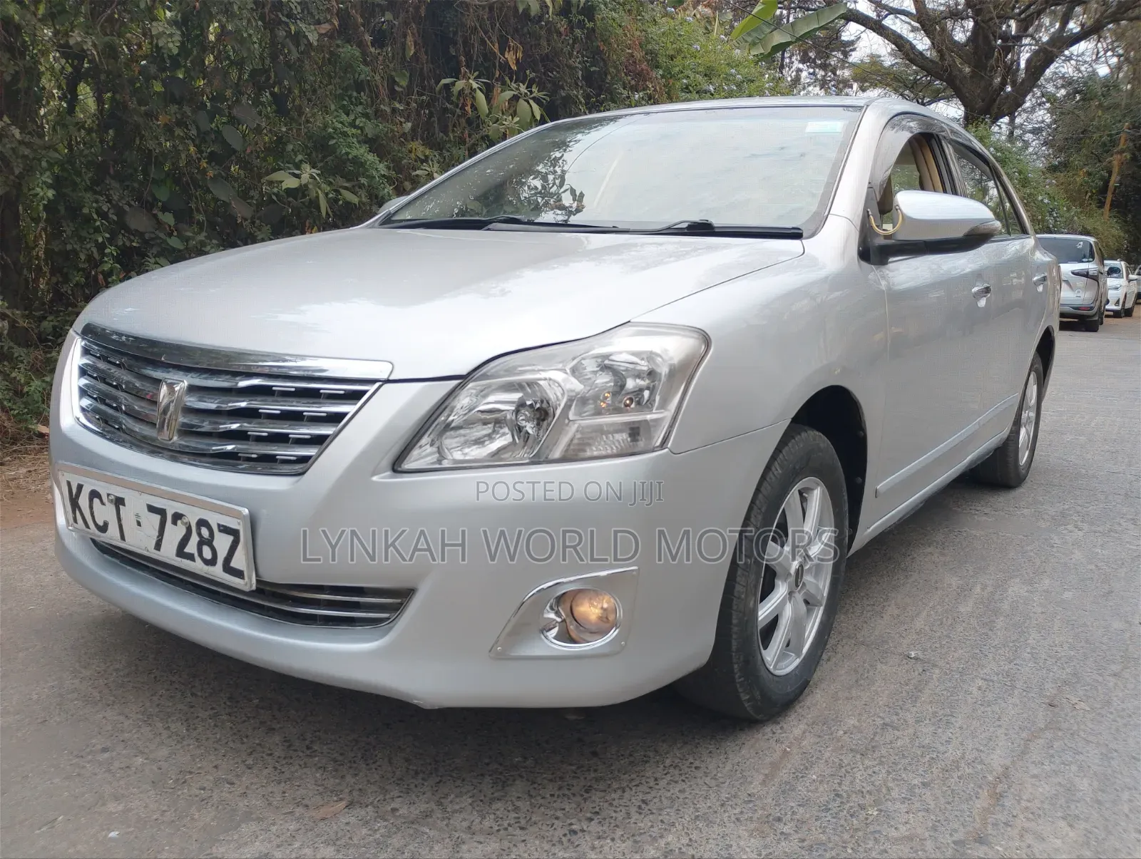Toyota Premio 2013 Silver