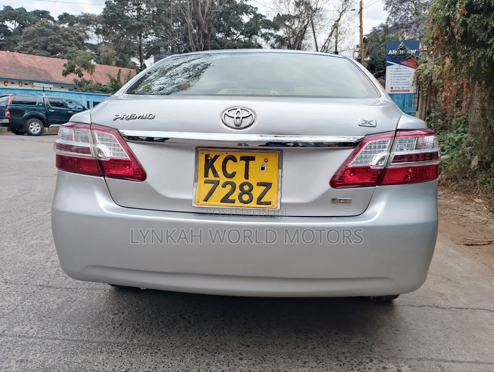 Toyota Premio 2013 Silver