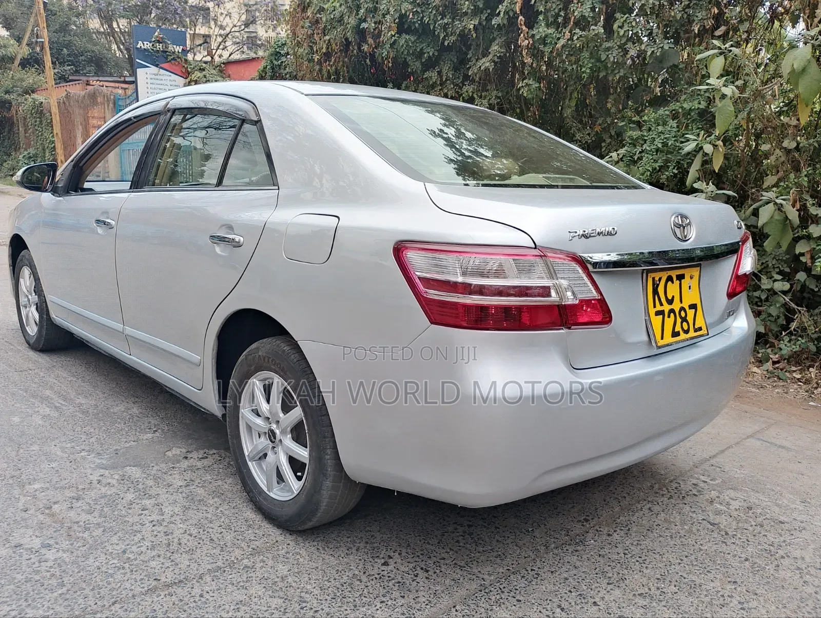 Toyota Premio 2013 Silver