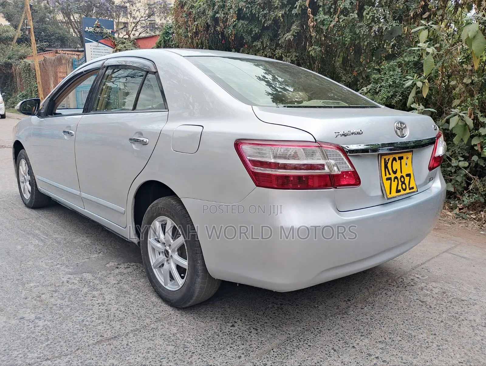 Toyota Premio 2013 Silver