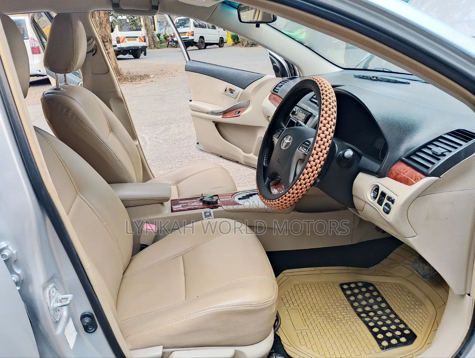 Toyota Premio 2013 Silver