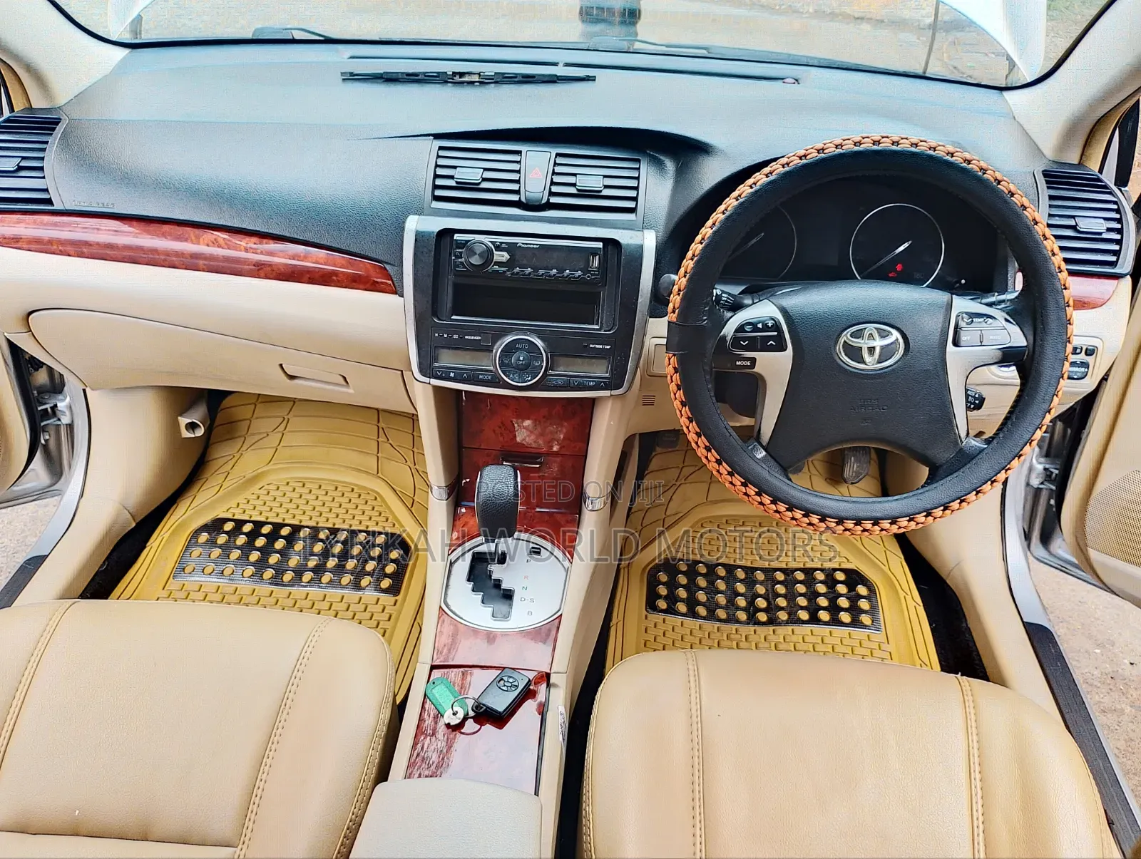 Toyota Premio 2013 Silver