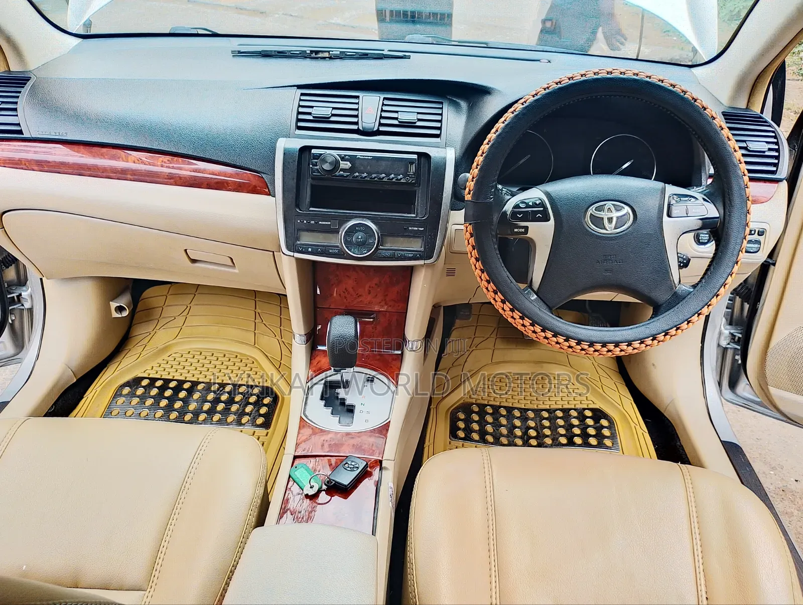 Toyota Premio 2013 Silver