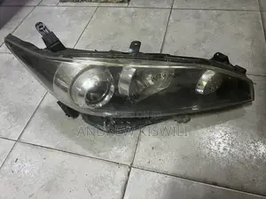 Toyota Wish Headlight
