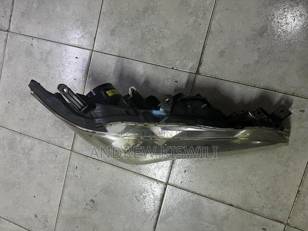 Toyota Wish Headlight - thumbnail 2