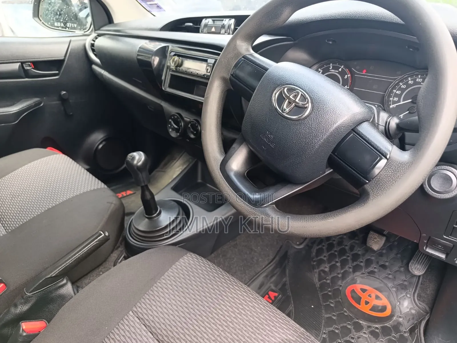 Toyota Hilux 2020 Gray