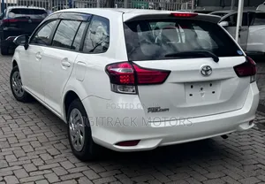 Toyota Corolla Fielder 2019 White