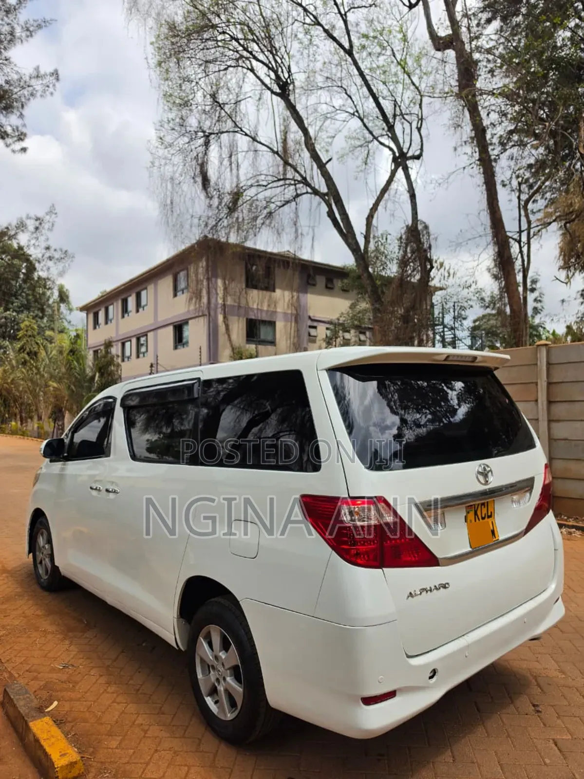Toyota Alphard 2010 White