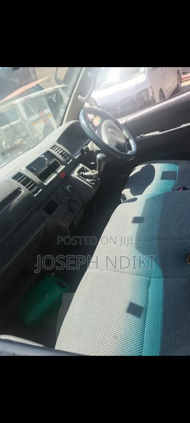 Toyota HiAce 2014 Silver