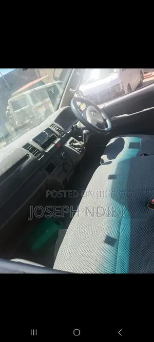 Toyota HiAce 2014 Silver