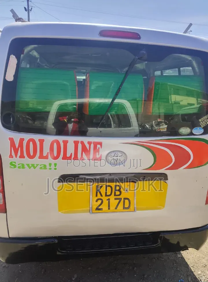 Toyota HiAce 2014 Silver