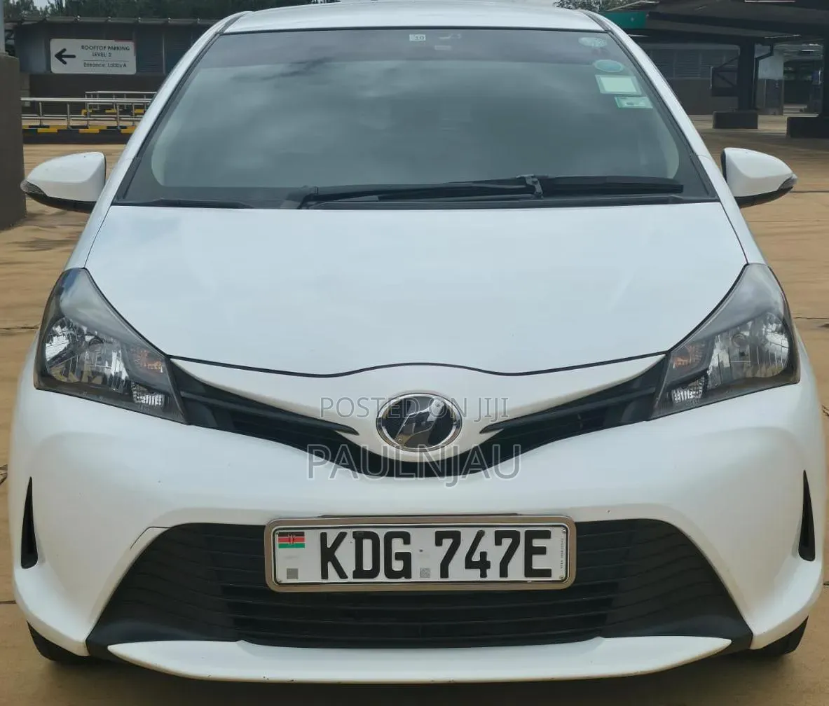 Toyota Vitz 2014 White