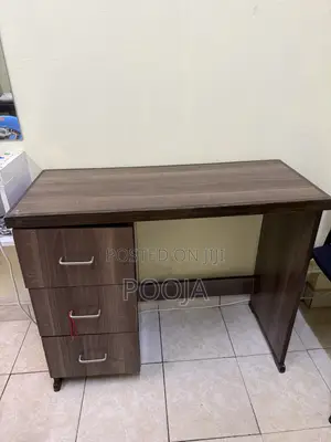 Nail Desk/ Table