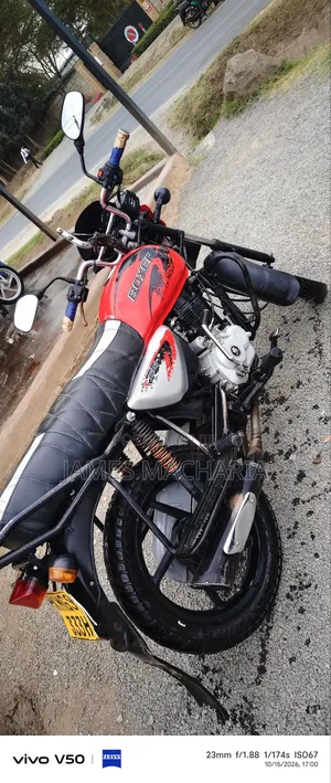 Bajaj Avenger 150 Street 2025 Red