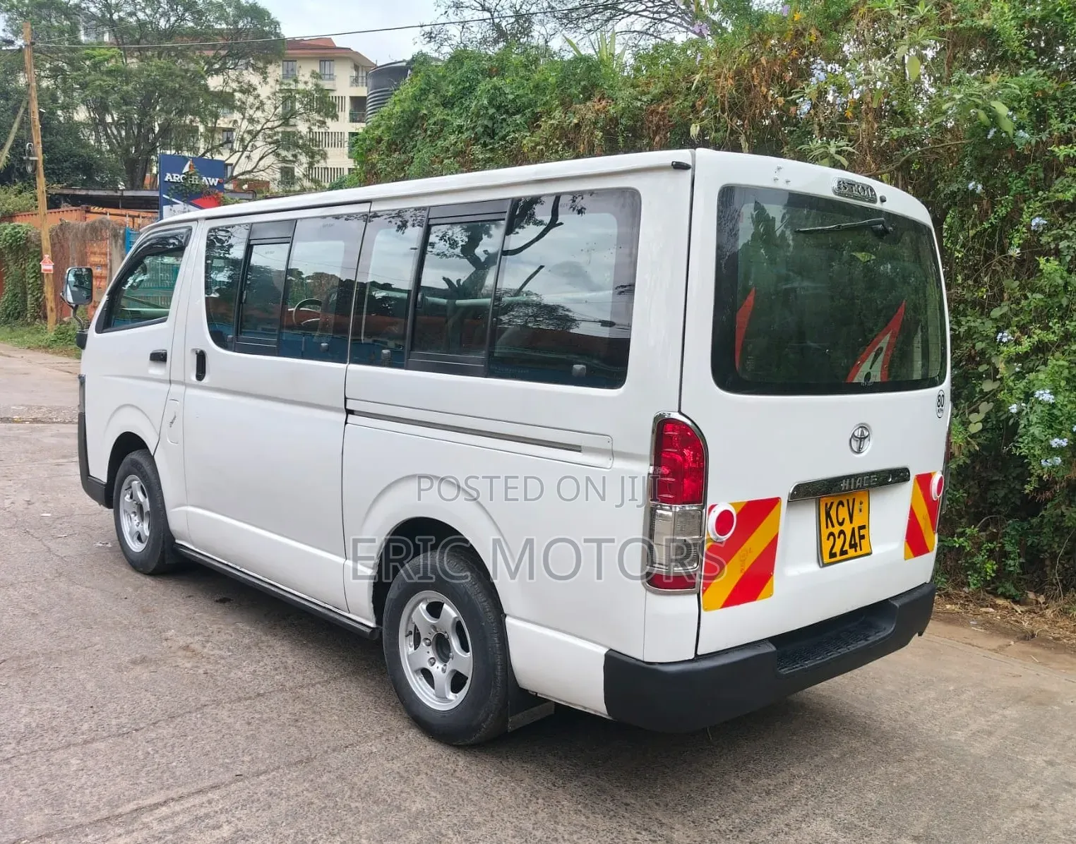 Toyota HiAce 2012 White