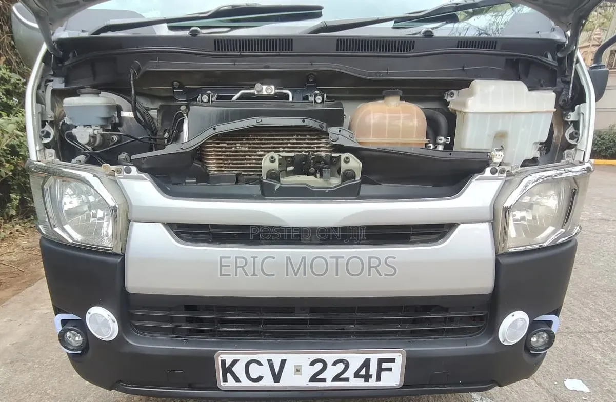 Toyota HiAce 2012 White