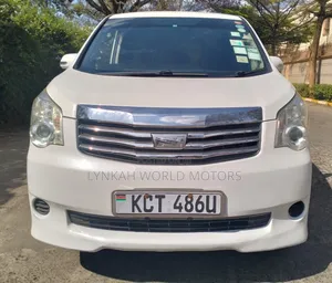 Toyota Noah 2012 Off white