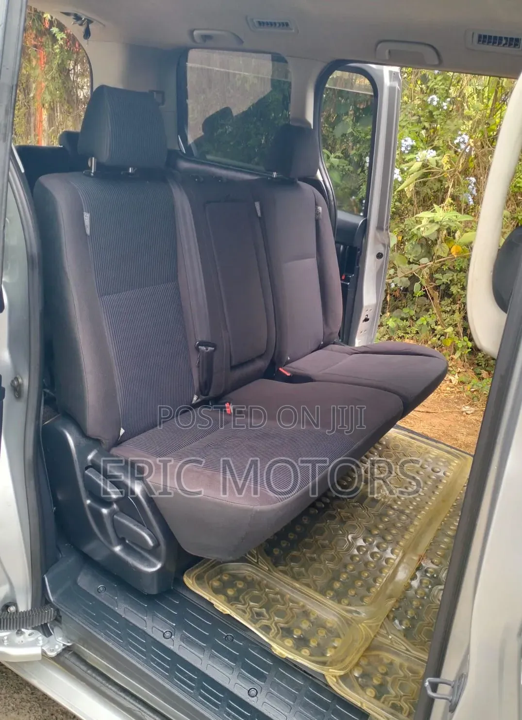 Toyota Noah 2015 Silver