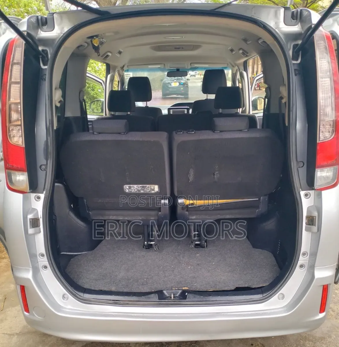 Toyota Noah 2015 Silver