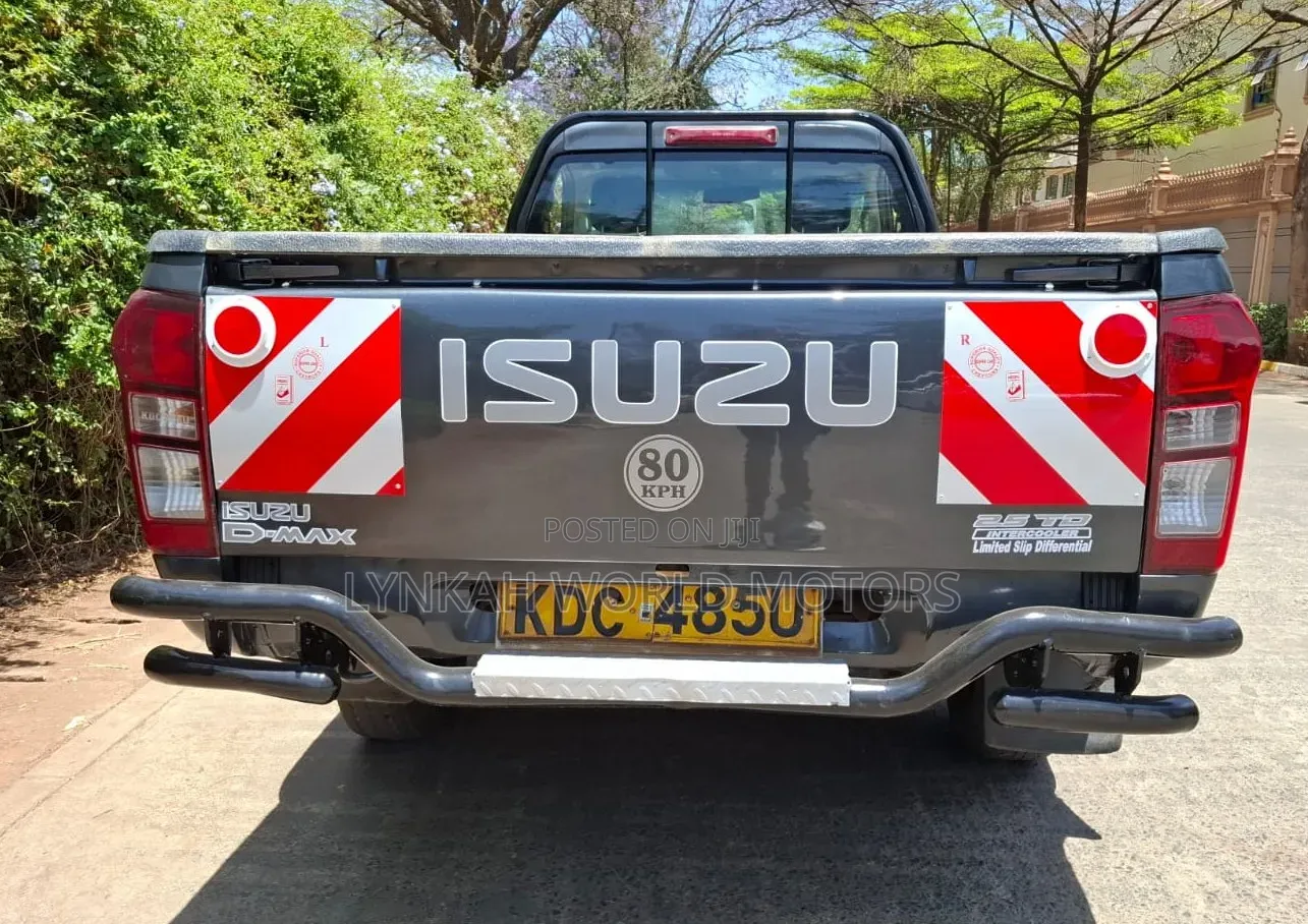 Isuzu D-MAX 2021 Gray