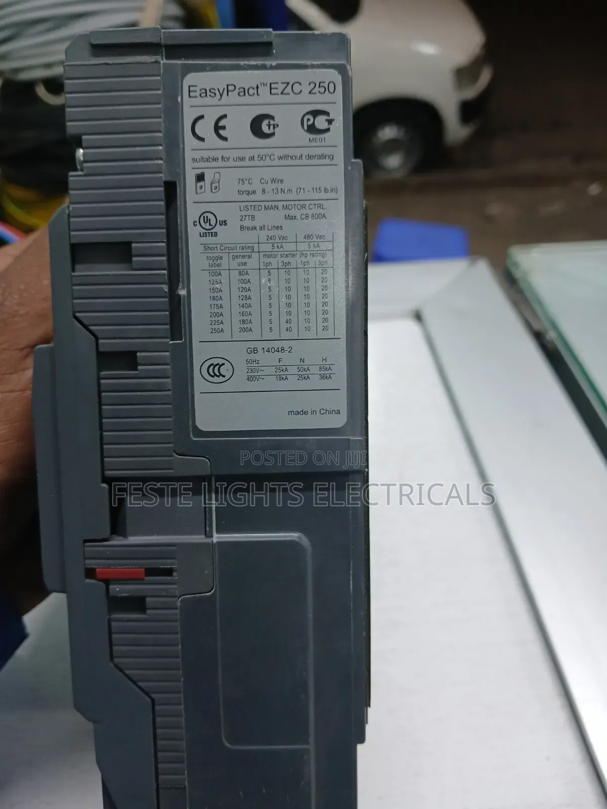 Miniature Circle Breaker 250A