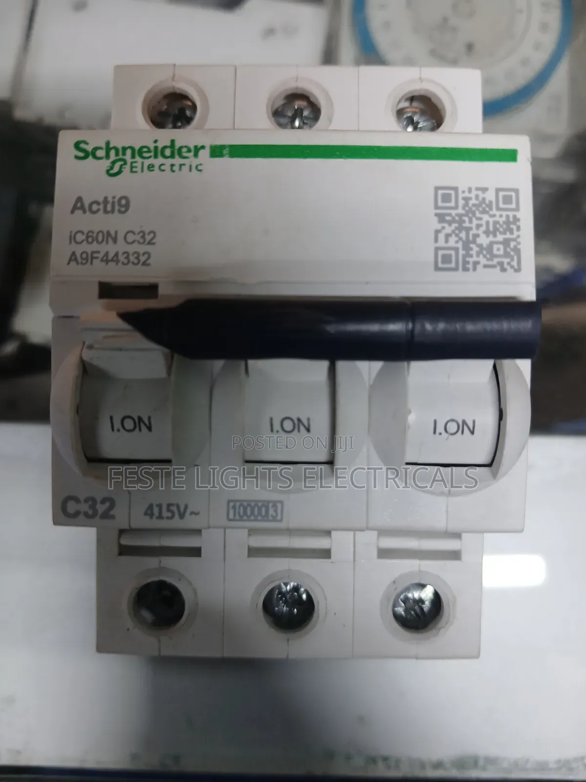 Schneider MCB