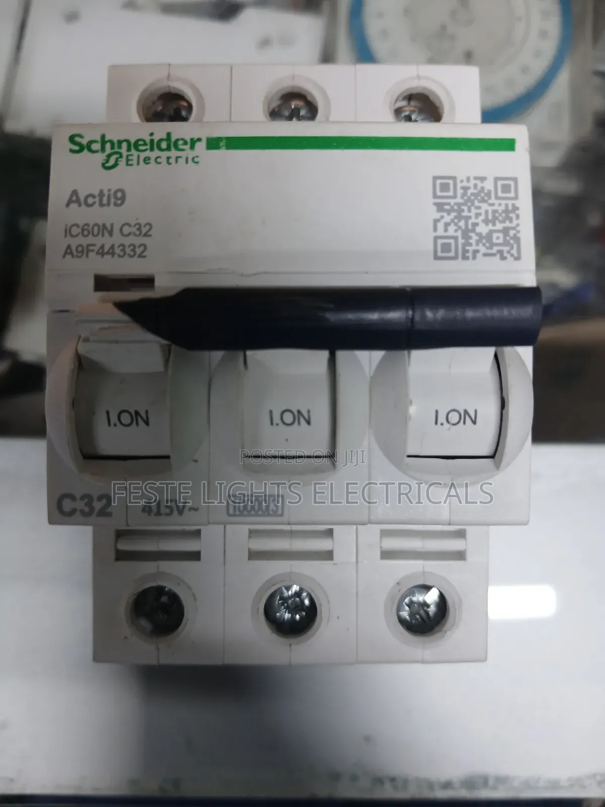 Schneider MCB